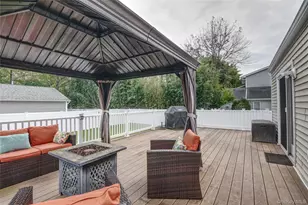 2287 Feuereisen Ave, Ronkonkoma, NY 11779 - Photo 26