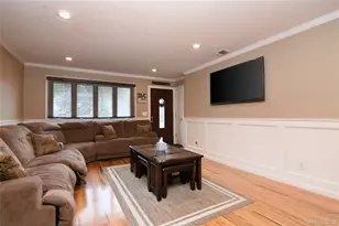 2287 Feuereisen Ave, Ronkonkoma, NY 11779 - Photo 10