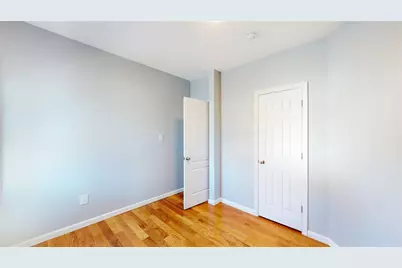 10701 Liverpool Street, Jamaica, NY 11435 - Photo 18