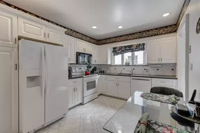 189 Meadowsweet Road, Mineola, NY 11501 - Photo 14