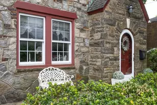 189 Meadowsweet Rd, Mineola, NY 11501 - Photo 2