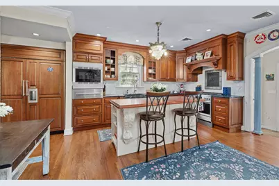 1120 Shore Road, Douglaston, NY 11363 - Photo 20