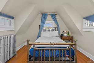 11-20 Shore Rd, Douglaston, NY 11363 - Photo 32