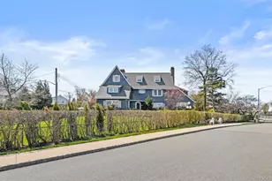 11-20 Shore Rd, Douglaston, NY 11363 - Photo 4