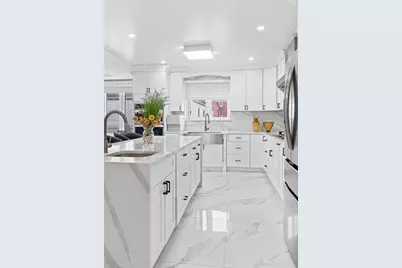 63-41 252nd Street, Little Neck, NY 11362 - Photo 14