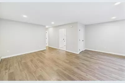 349 E Main Street, Centerport, NY 11721 - Photo 16