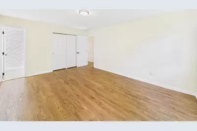 349 E Main Street, Centerport, NY 11721 - Photo 8