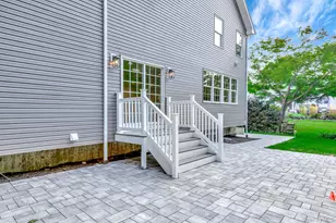 223 Town Line Rd, Commack, NY 11725 - Photo 32
