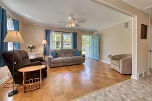 31 Bayberry Ln, Sag Harbor, NY 11963 - Photo 2