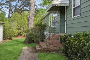 525 Riverleigh Ave, Riverhead, NY 11901 - Photo 2