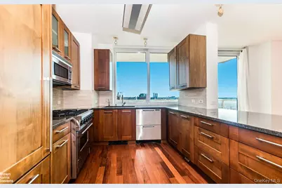 640 W 237 Street #10A, Bronx, NY 10463 - Photo 6