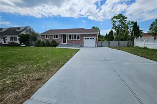 30 Eugene Dr, Kings Park, NY 11754 - Photo 8