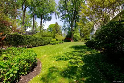 25 The Oaks, Roslyn, NY 11576 - Photo 36