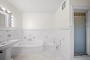 681 W 231st St, Bronx, NY 10463 - Photo 16