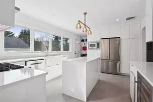 75 St Andrews Rd, Southampton, NY 11968 - Photo 12