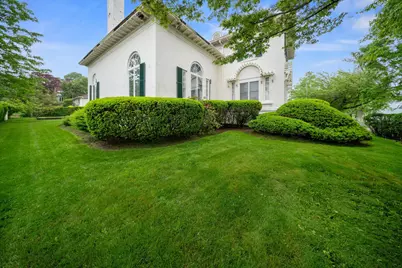 10-08 Shore Road, Douglaston, NY 11363 - Photo 40