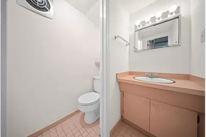 10-08 Shore Road, Douglaston, NY 11363 - Photo 32