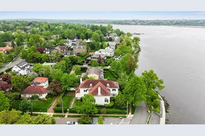 10-08 Shore Road, Douglaston, NY 11363 - Photo 42