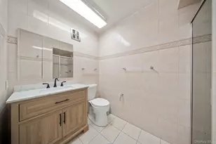 90 S Park Ave, Rockville Centre, NY 11570 - Photo 14