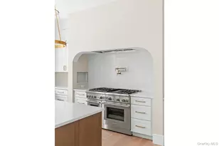 26 Pine Tree Rd, Southampton, NY 11968 - Photo 10