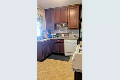 13 Surrey Lane, New Hyde Park, NY 11040 - Photo 4