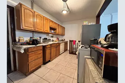 556 Van Cortlandt Park Avenue, Yonkers, NY 10705 - Photo 4