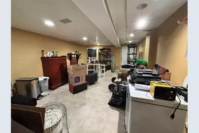 556 Van Cortlandt Park Avenue, Yonkers, NY 10705 - Photo 14