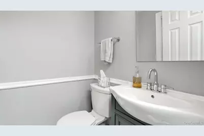 19 Barstow Road #G, Great Neck, NY 11021 - Photo 14