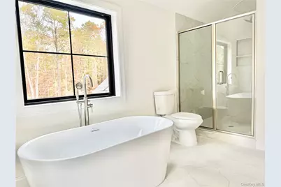 122 Dayton Avenue, Manorville, NY 11949 - Photo 28