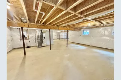 122 Dayton Avenue, Manorville, NY 11949 - Photo 32