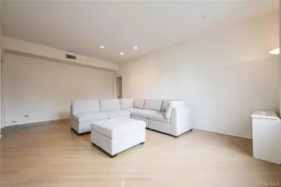 1175 E Broadway #2J, Hewlett, NY 11557 - Photo 8