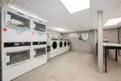 1175 E Broadway #2J, Hewlett, NY 11557 - Photo 22