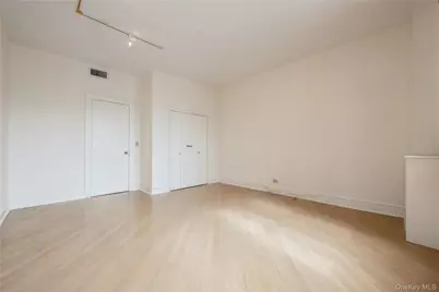 1175 E Broadway #2J, Hewlett, NY 11557 - Photo 16