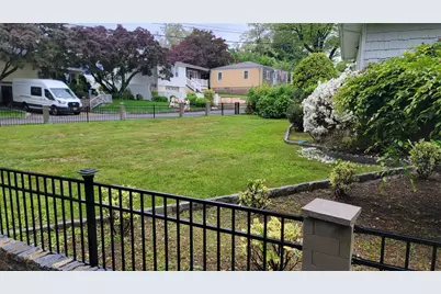 1 Cheshire Lane, Yonkers, NY 10710 - Photo 2