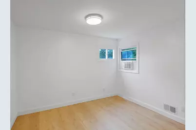 213 Stuyvesant Drive, Selden, NY 11784 - Photo 8