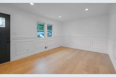 213 Stuyvesant Drive, Selden, NY 11784 - Photo 4