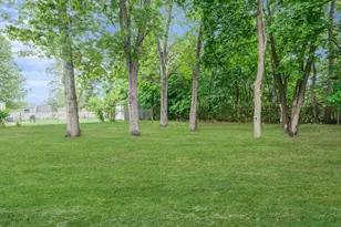 213 Stuyvesant Dr, Selden, NY 11784 - Photo 24