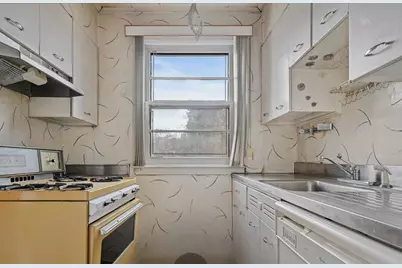 138-12 76th Avenue, Kew Gardens, NY 11367 - Photo 6