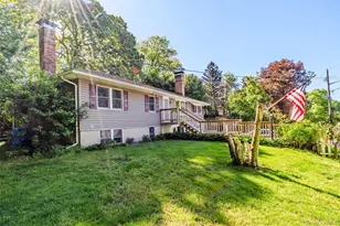 218 Cliff Rd W, Wading River, NY 11792 - Photo 4