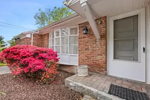 1825 Morningview Dr, Yorktown Heights, NY 10598 - Photo 2