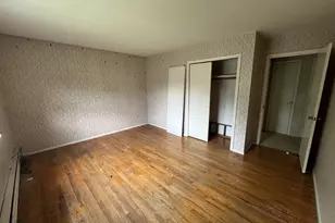 8 Bay Pl, Huntington, NY 11743 - Photo 10