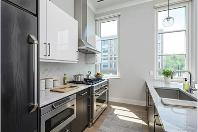 100 Garvies Point Road #1042, Glen Cove, NY 11542 - Photo 12