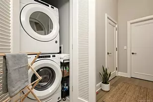 100 Garvies Point Rd, Glen Cove, NY 11542 - Photo 14