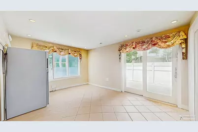 202 Broadway, Lawrence, NY 11559 - Photo 22