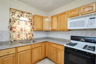 90-62 204th St, Hollis, NY 11423 - Photo 12