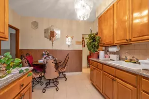 78-22 83 St, Glendale, NY 11385 - Photo 8