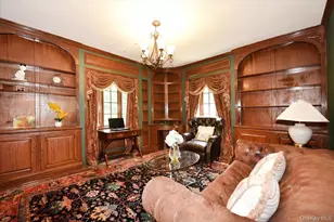 1 Linford Rd, Great Neck, NY 11021 - Photo 8