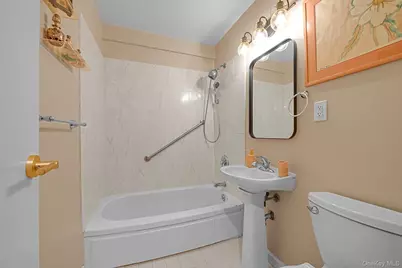 1390 Broadway #107, Hewlett, NY 11557 - Photo 12