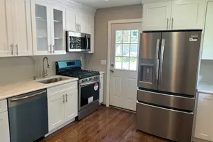 14 Chenango Dr, Bay Shore, NY 11706 - Photo 6