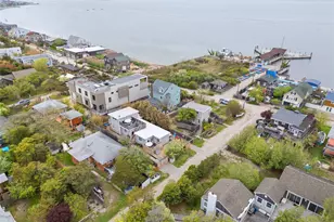 5 Champlain St, Ocean Beach, NY 11706 - Photo 4